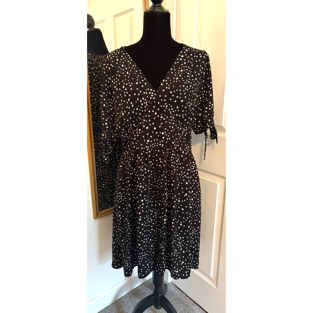Fit and Flare Short Black & White polka dot dress Size XL V-neck‎ Button Whimsy